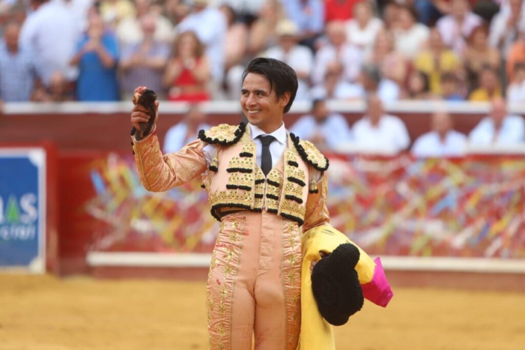 Antonio José: Inaugurar la Plaza de Toros es un privilegio que me